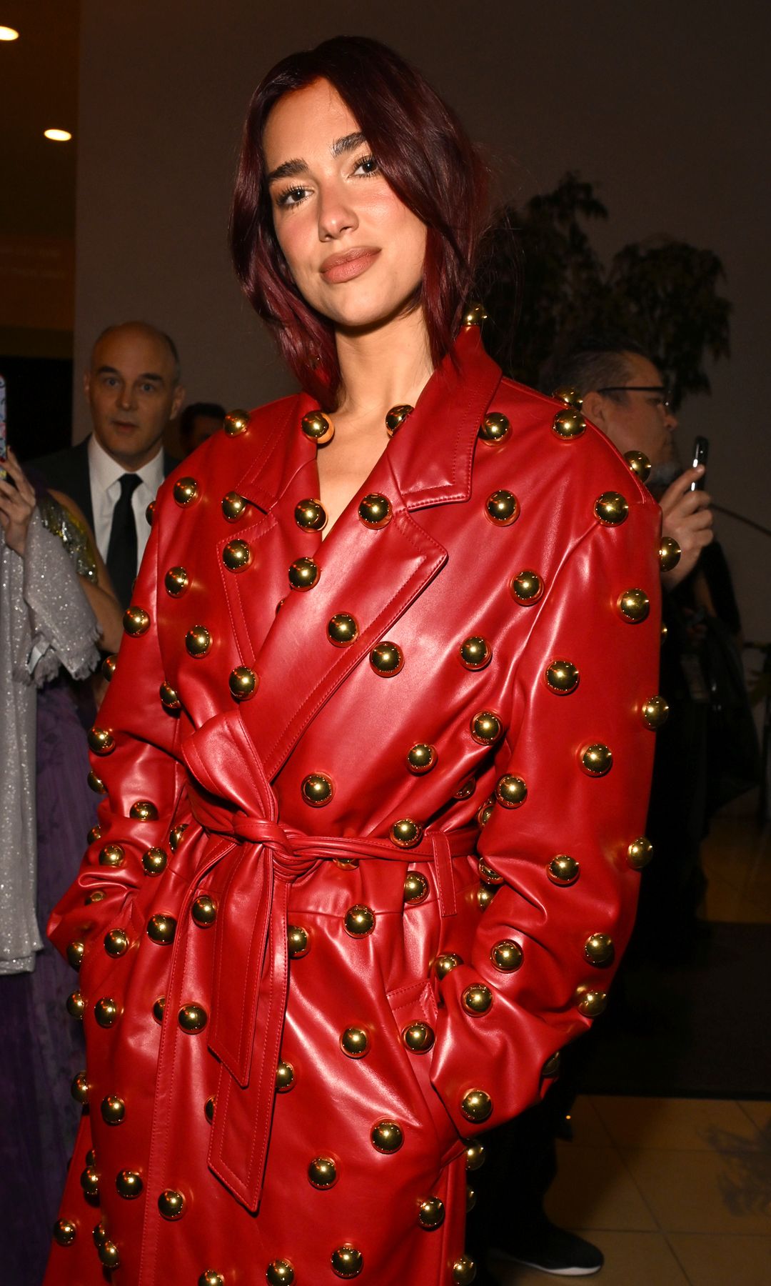  Dua Lipa attends the Pre-GRAMMY Gala & GRAMMY Salute to Industry Icons Honoring Jon Platt at The Beverly Hilton on February 03, 2024 in Los Angeles, California