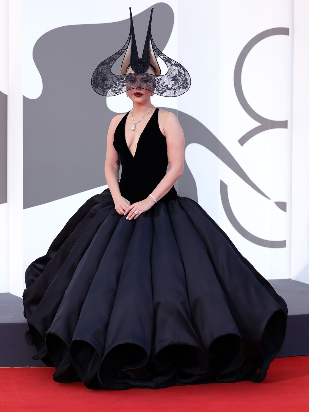 lady gaga in dior gown