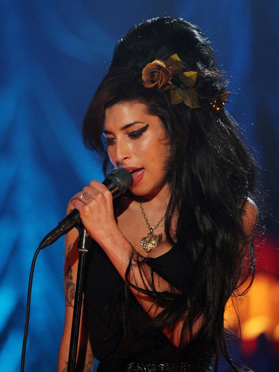 Amy Winehouse performs at the 2008 Grammy Awards