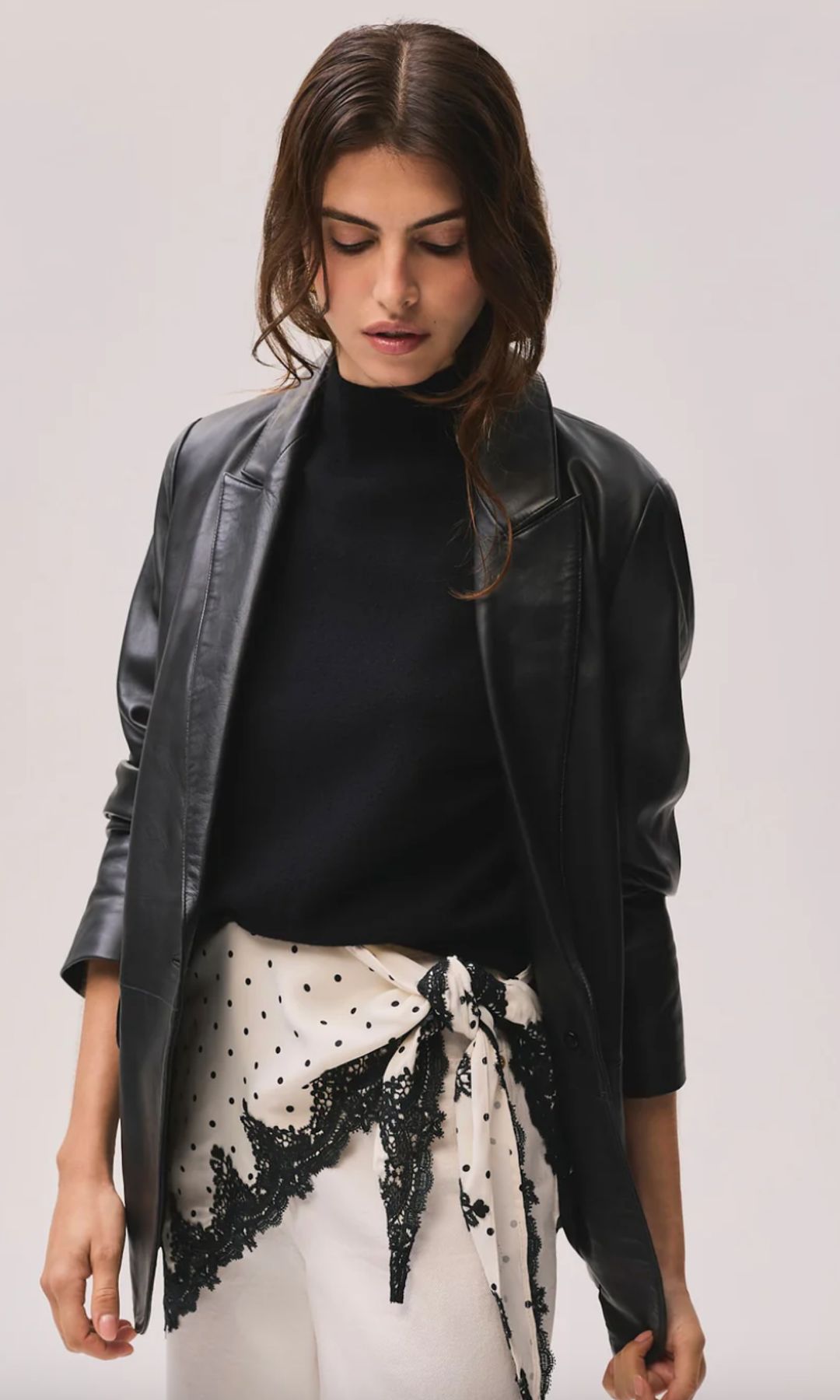 Écharpe menthe velours crème à pois imprimé bordure en dentelle