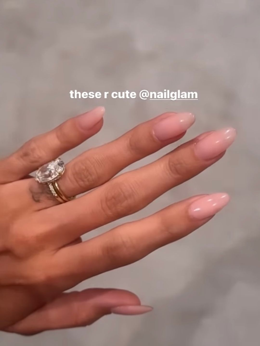 Hailey showed off her pastel pink nails on her Instagram Stories 