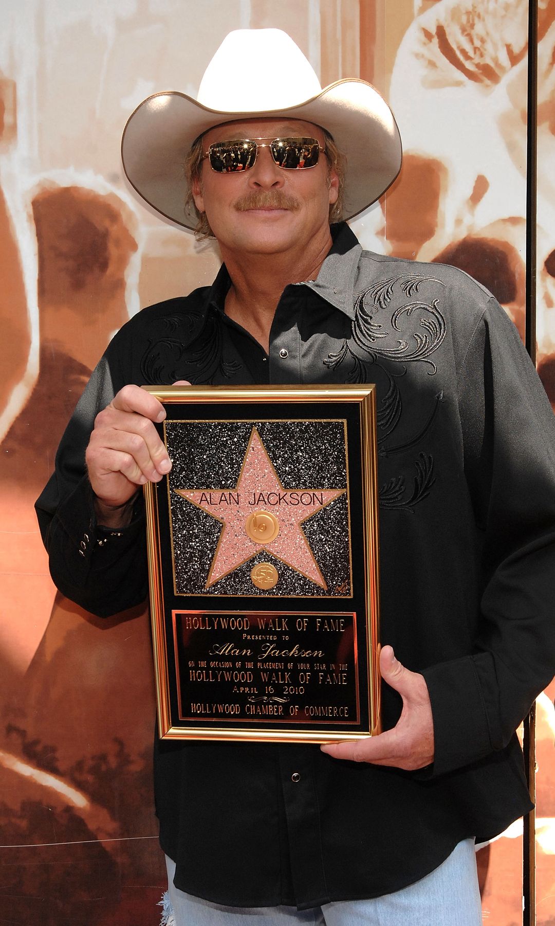 Who else will be at the concert?