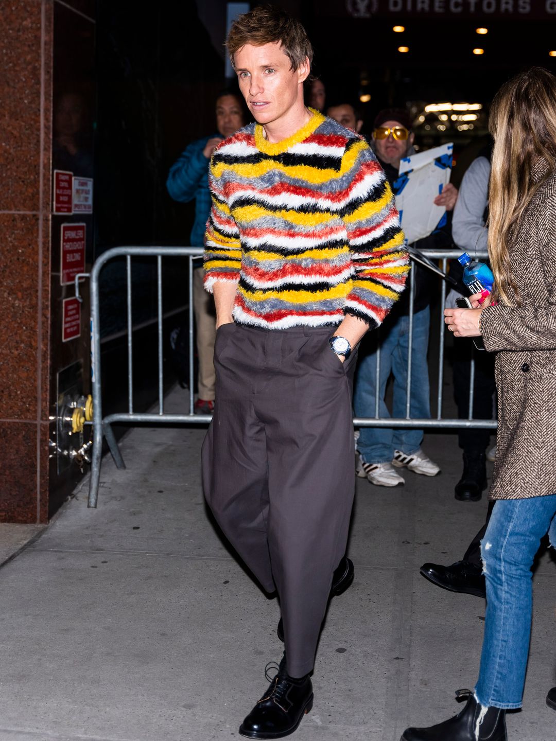 eddie redmayne in rainbow knit