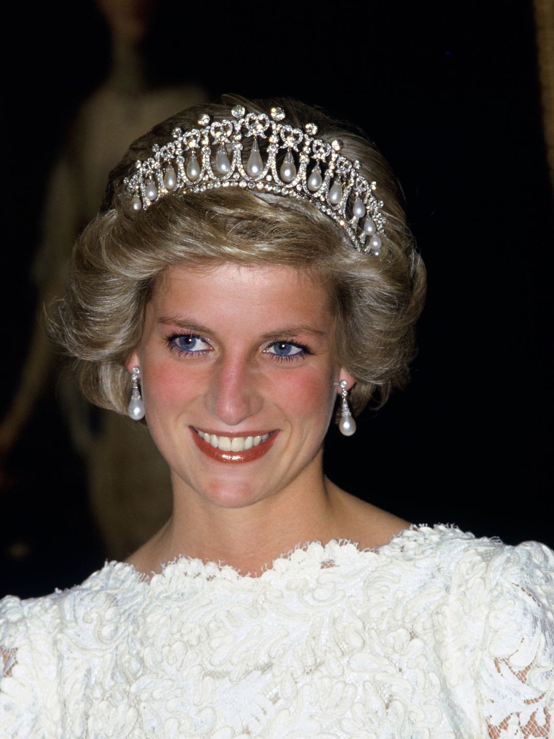 Princess of Wales wears the Cambridge Knot Tiara at the British Embassy in Washington