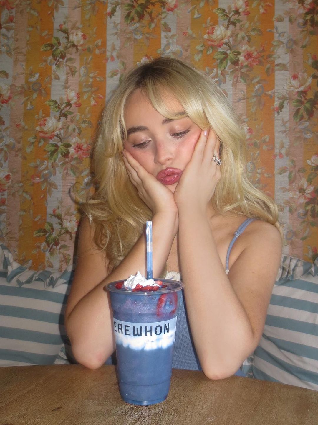 Sabrina Carpenter shares an image of her new smoothie with Erewhon