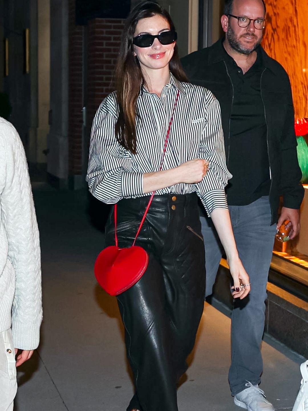 anne hathaway heart bag