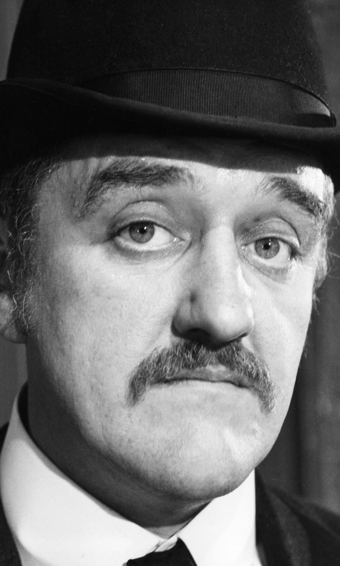 Black-and-white photo of Bernard Cribbins in The Railway Children