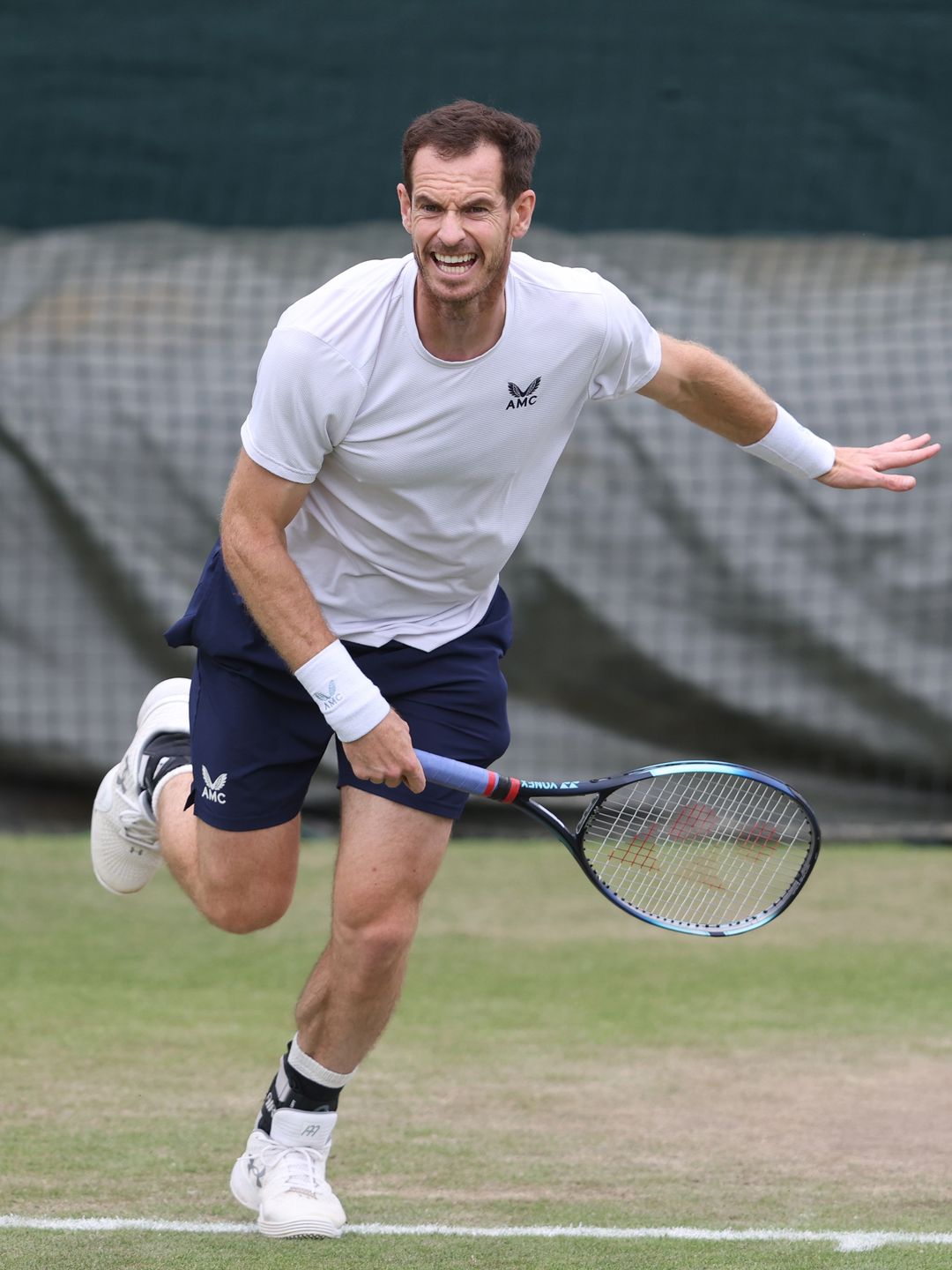 Andy Murray playing tennis