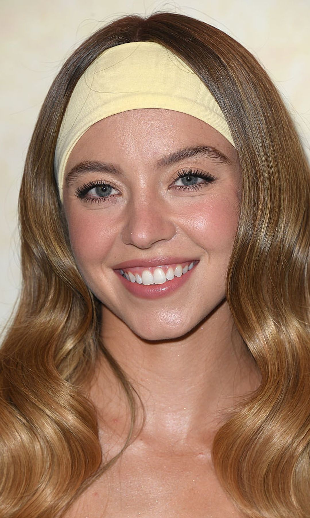 If butter yellow headbands are the new summer trend, we are on board 