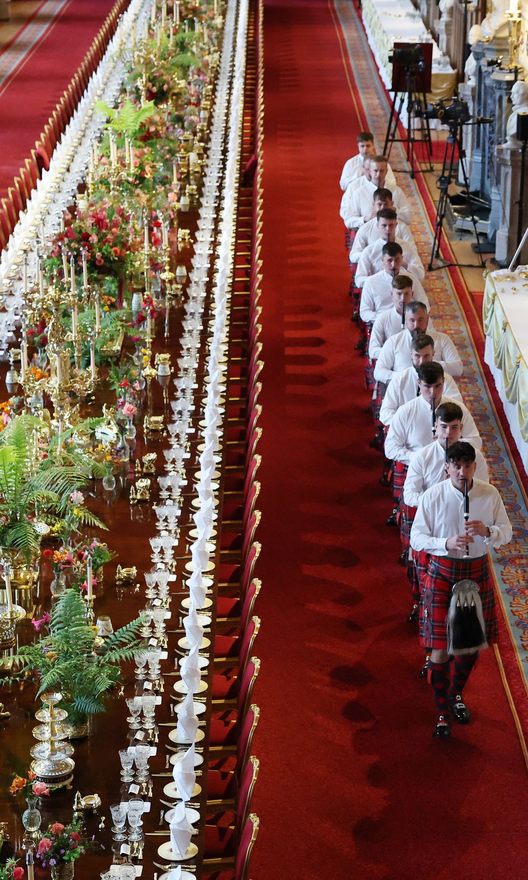 The table for the State Banquet lined by members of staff