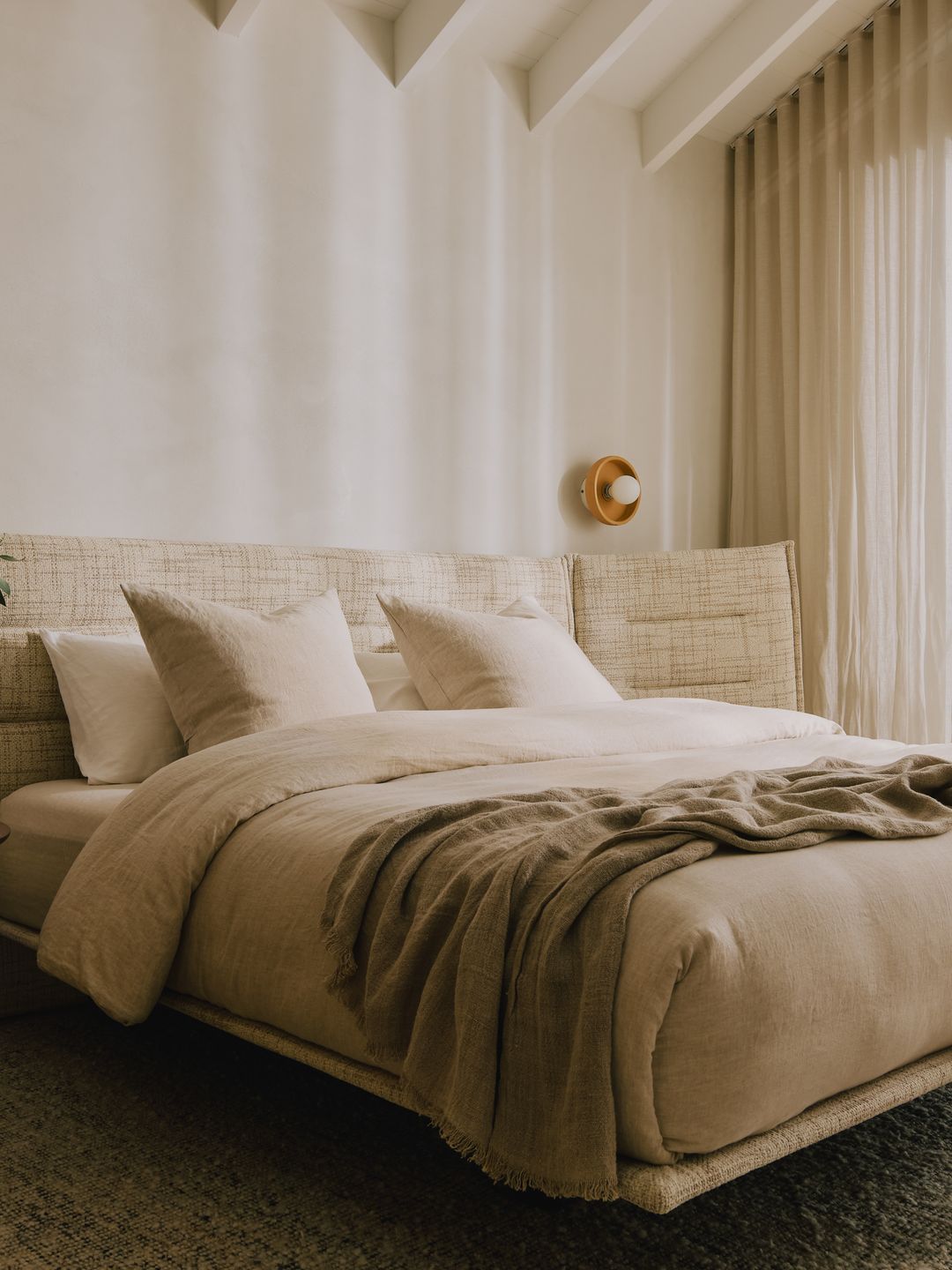Luxurious bedroom