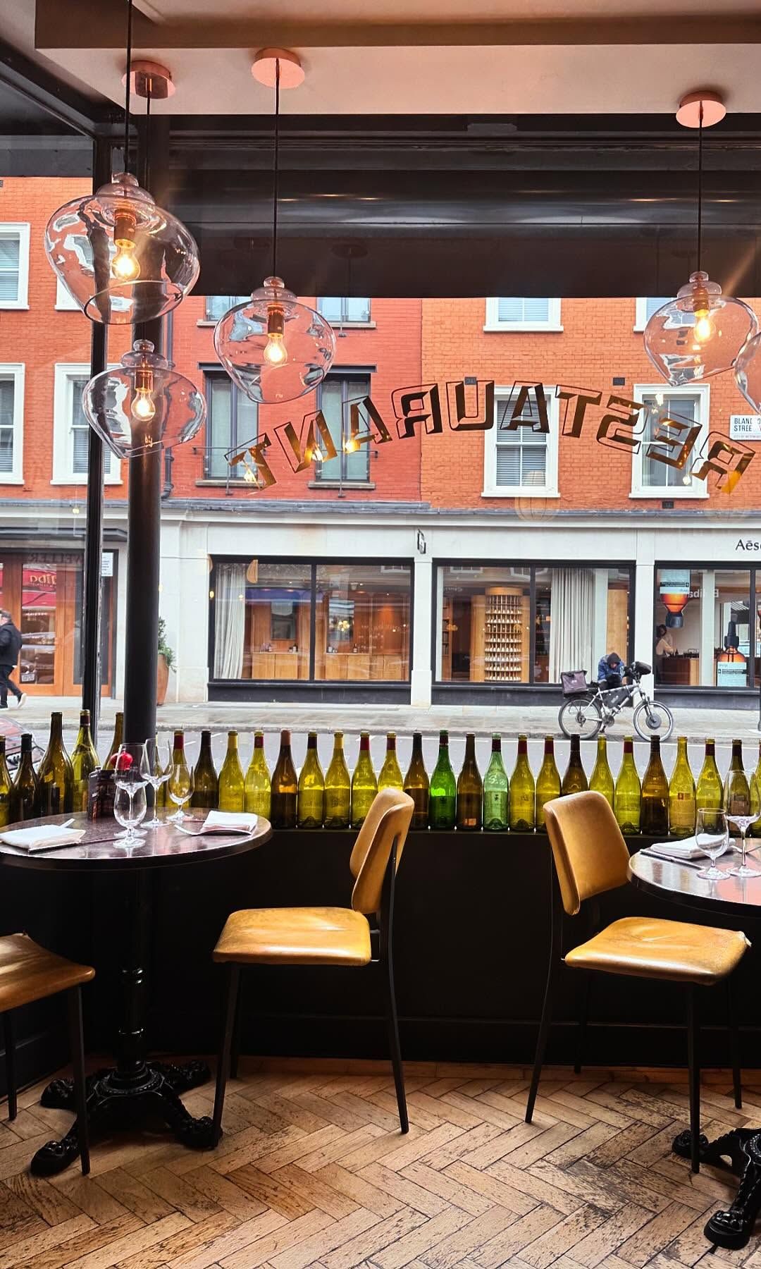 Blandford Comptoir interior