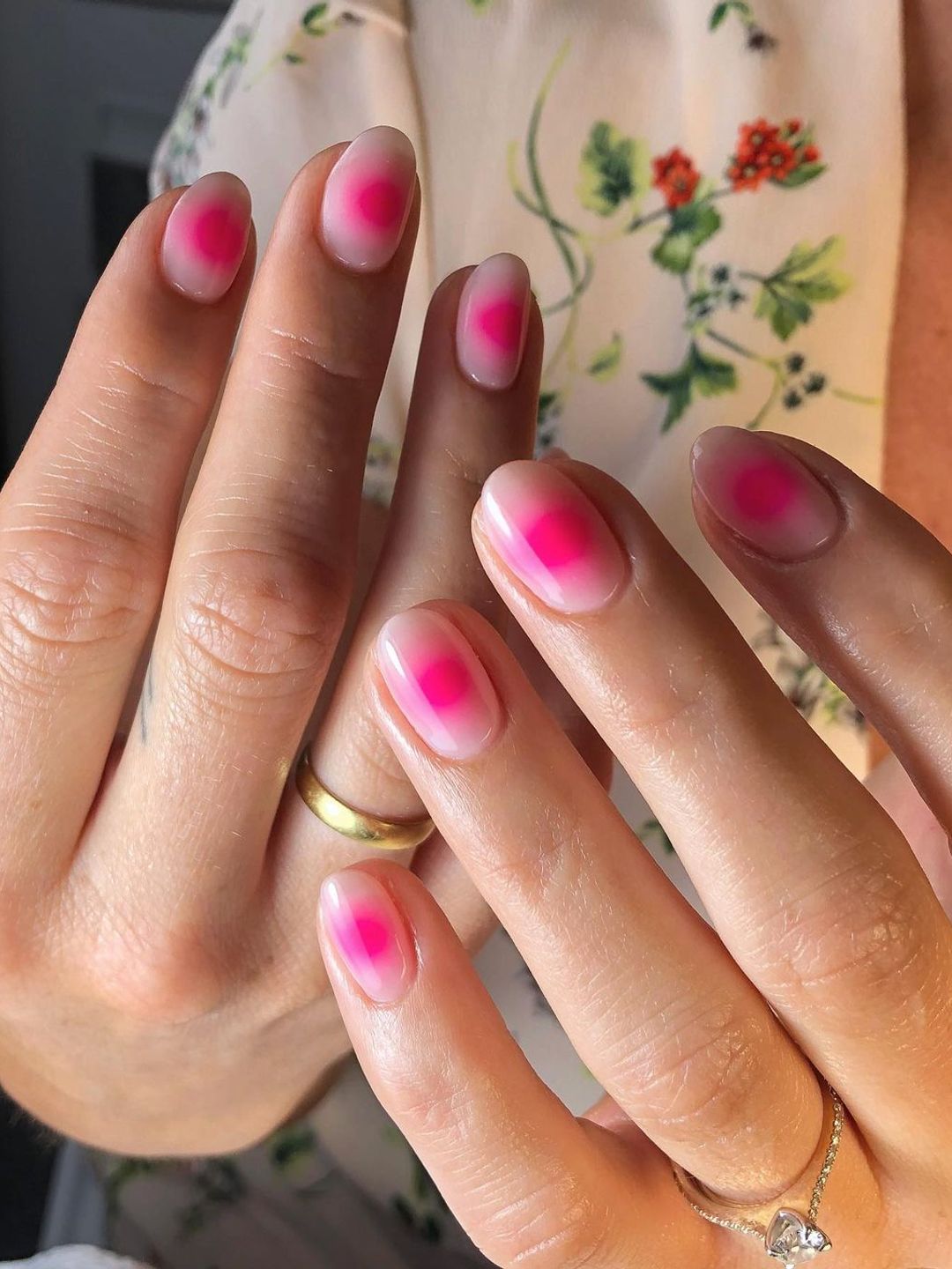 Pink aura nails 