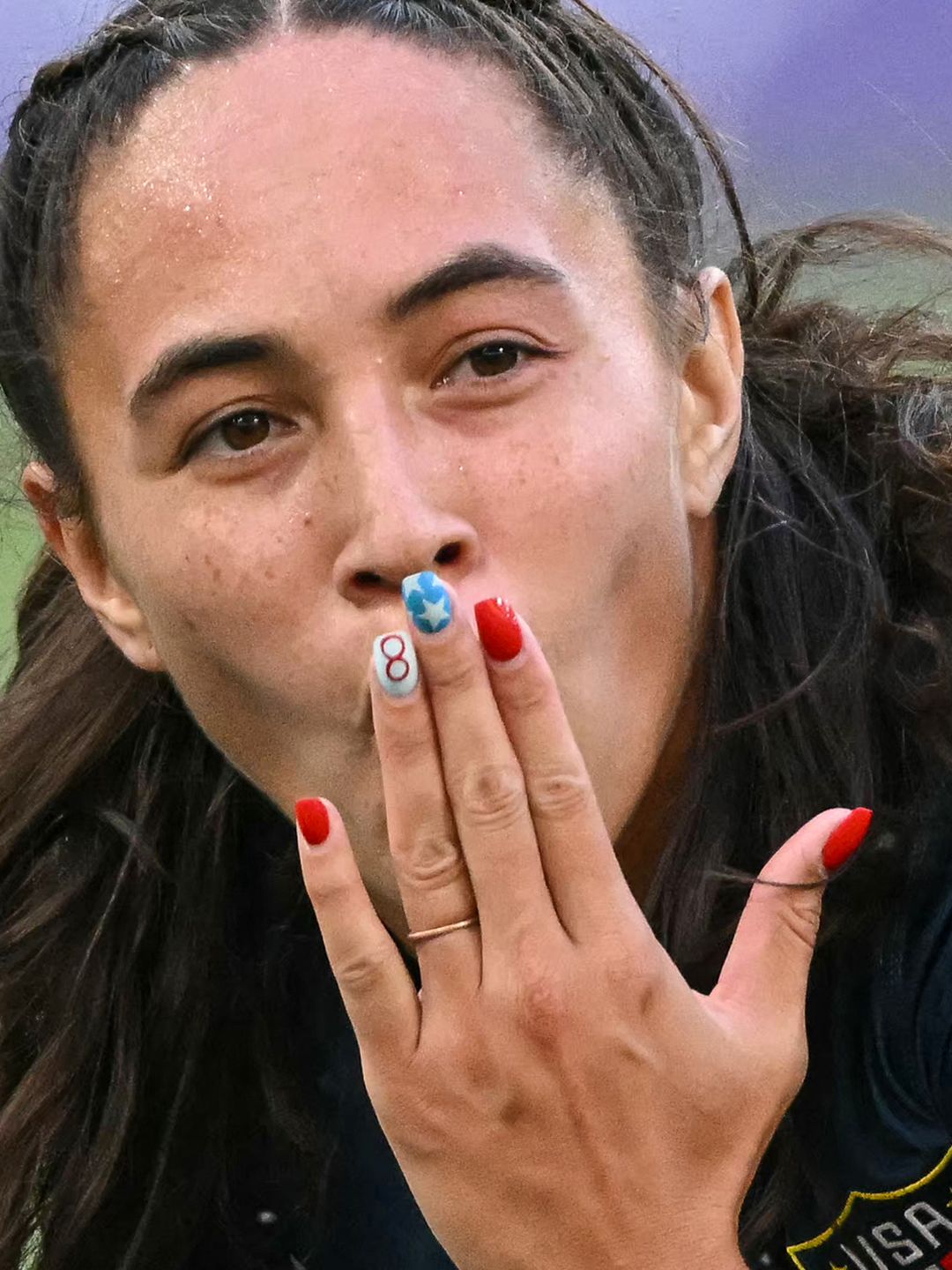 Alex Sedrick celebrates after scoring a try during the women's pool C rugby sevens match between the USA and Brazil during the Paris 2024 Olympic Games at the Stade de France in Saint-Denis on July 28, 2024