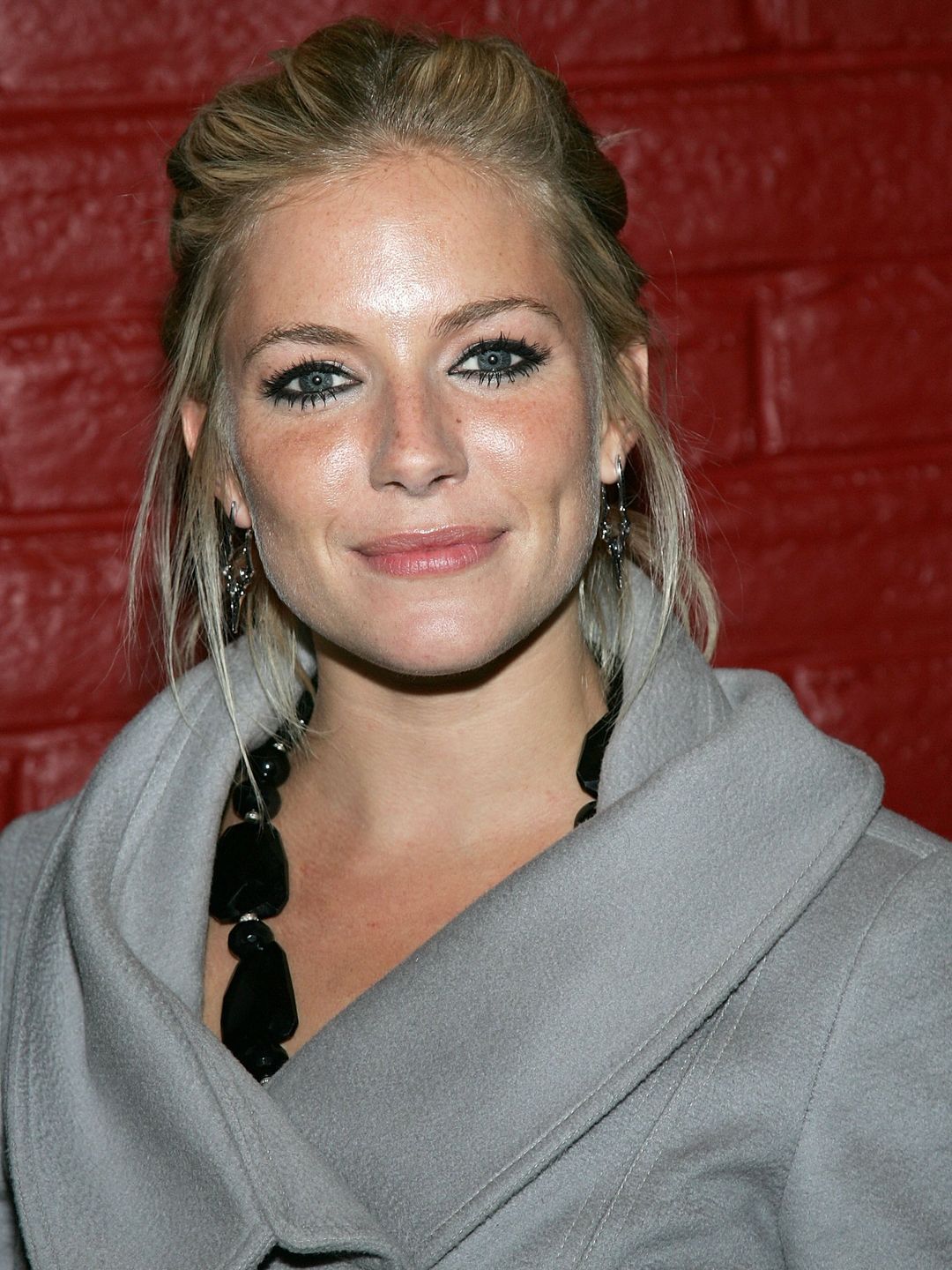 Sienna Miller was one of many A-listers who favoured clumpy 'Spider Lashes'  back in 2007. 