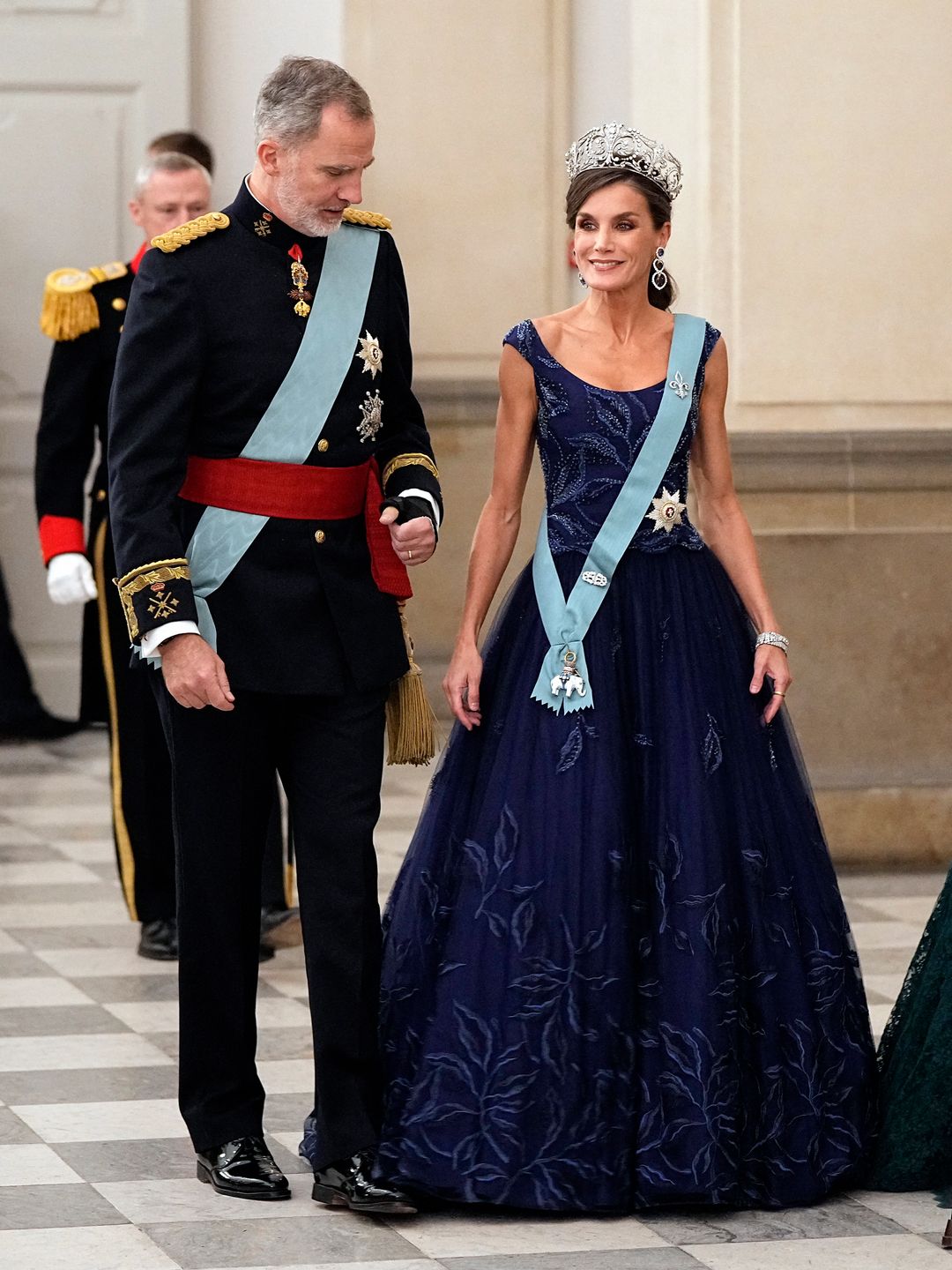 TOPSHOT - King Felipe of Spain, Queen Letizia of Spain and Queen Margrethe II of Denmark arrive for a State Banquet at Christiansborg Castle in Copenhagen on November 6, 2023, on the occasion of a visit of Spain's royal couple to Denmark.