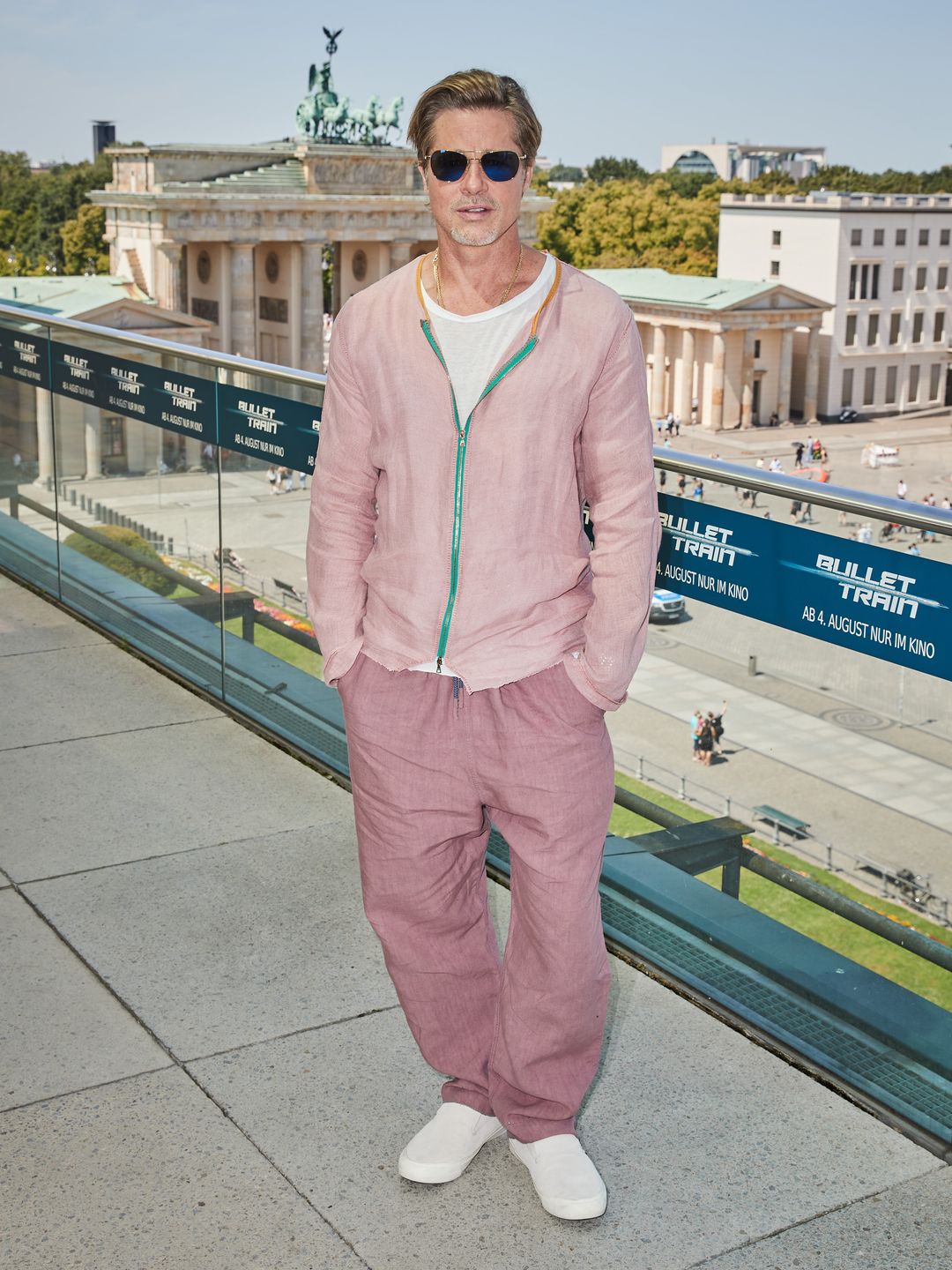 brad pitt in baby pink