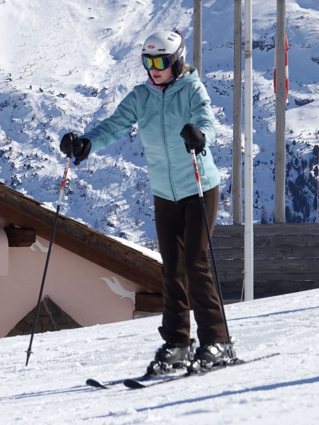 Lady Louise Windsor skiing