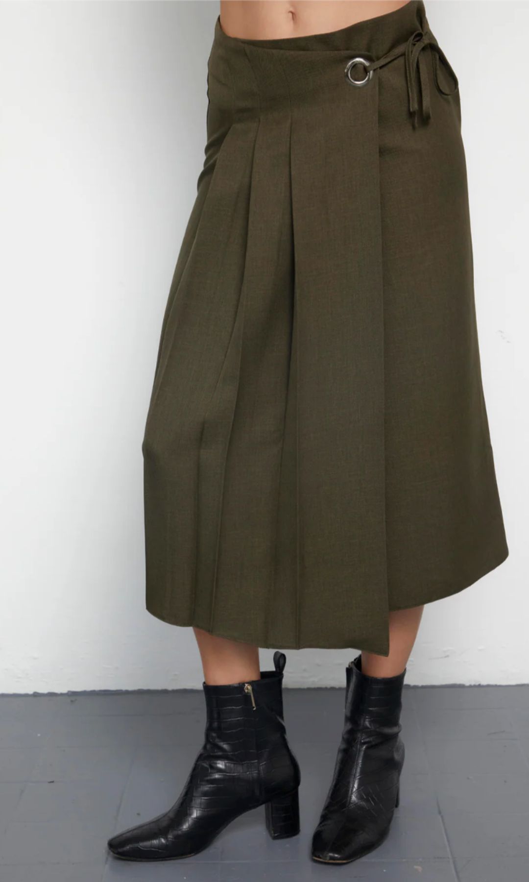 Model ecom shot wearing No Emotions Kate kilt