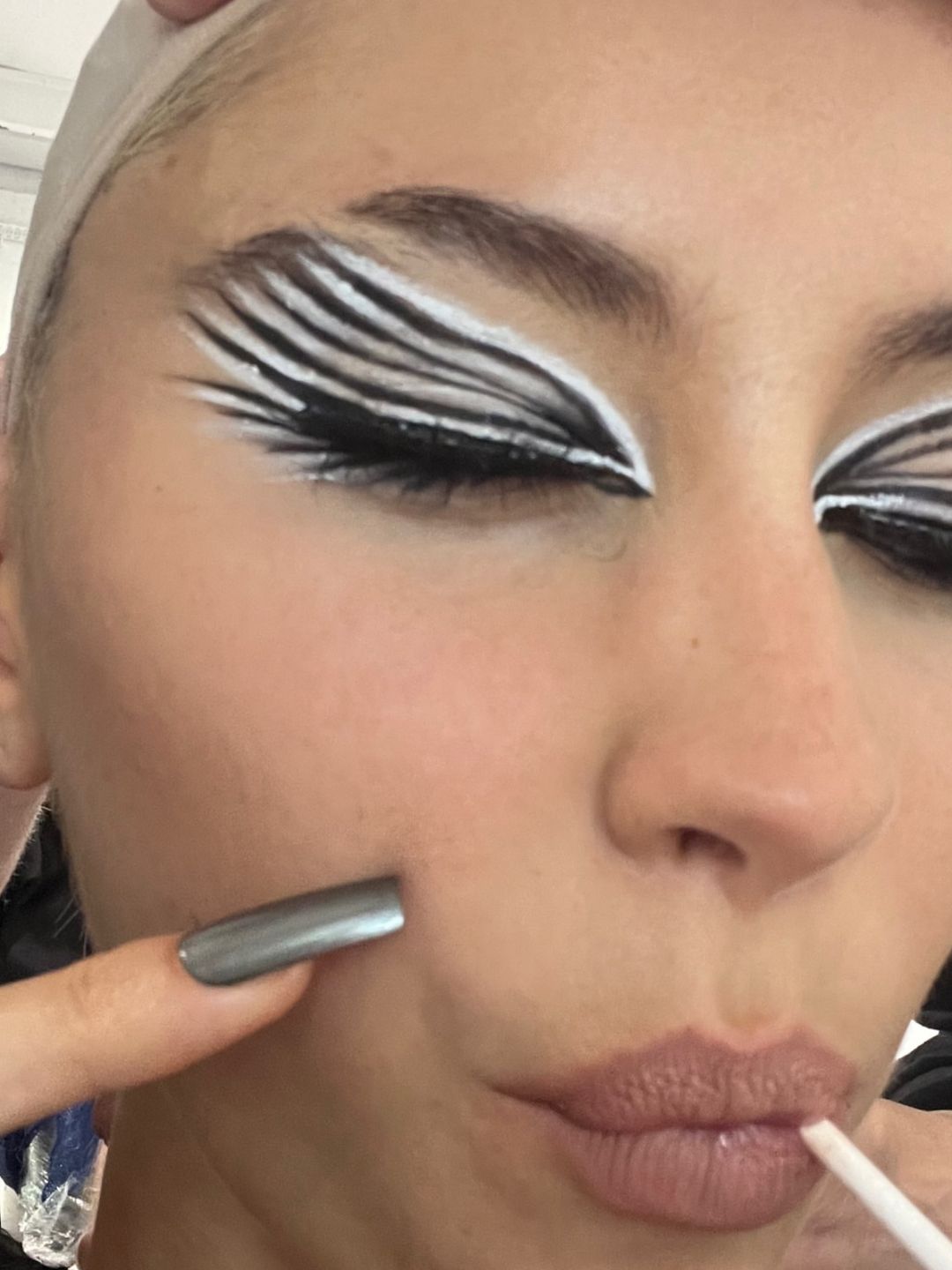 Iris Law shows off eye makeup on Instagram 