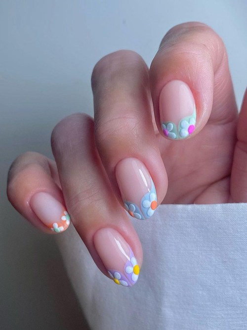 Pastel tip nails: 10 ideas to inspire you this spring | HELLO!