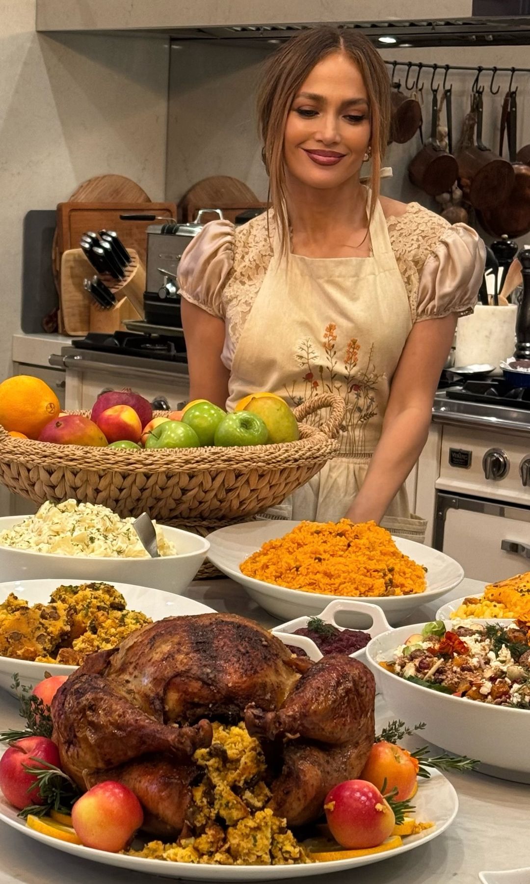 Jennifer Lopez poses with her Thanksgiving meal 
