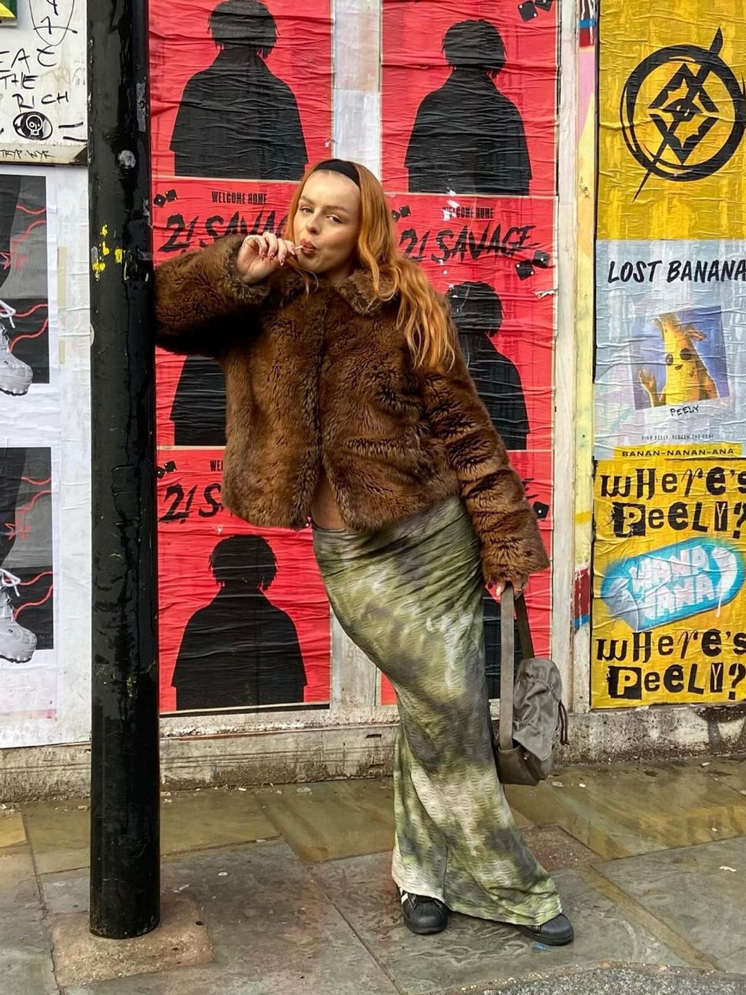 Isabella recently styled her faux fur coat for a Sunday in London
