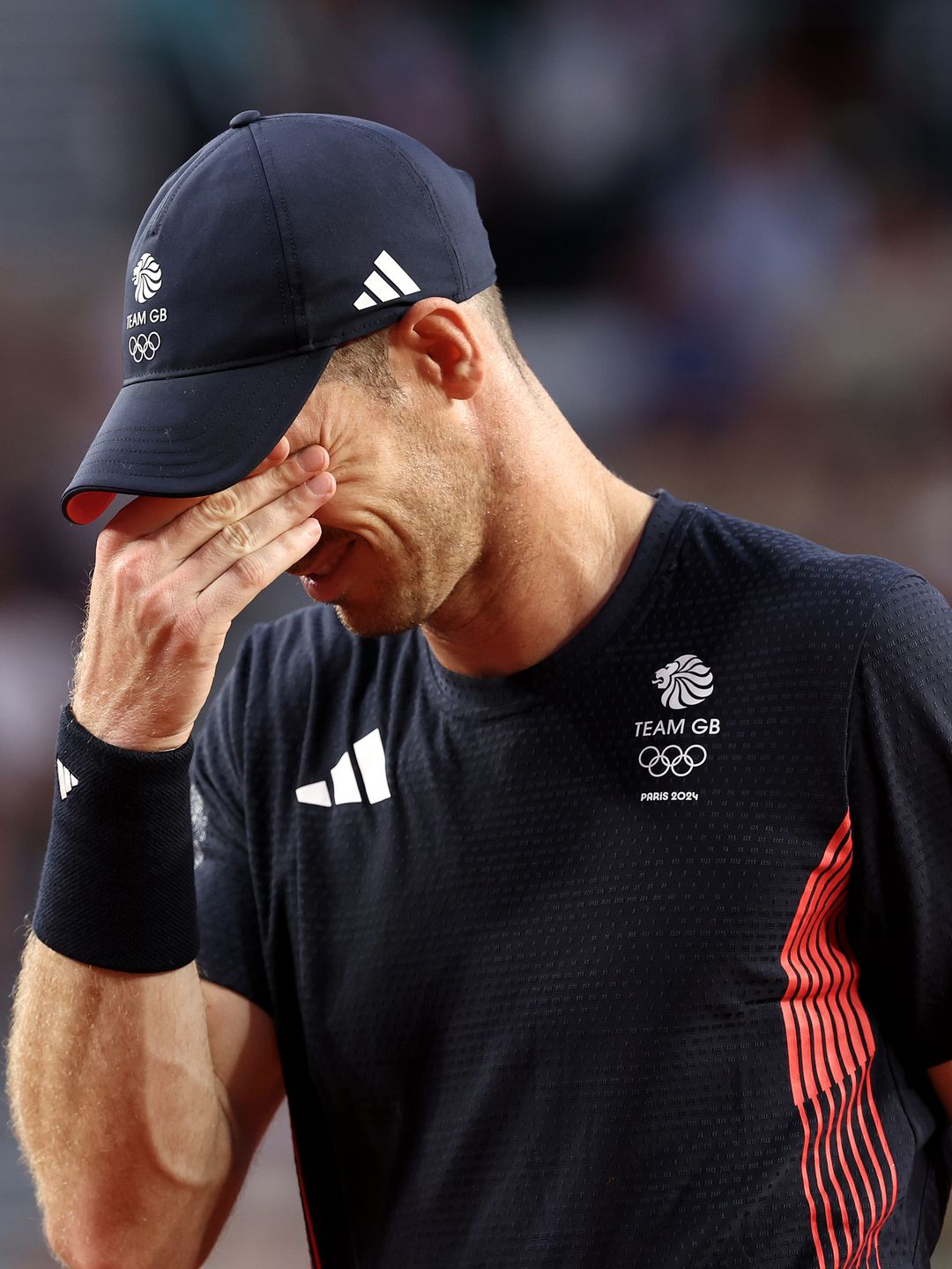 Andy Murray with his head in his hands