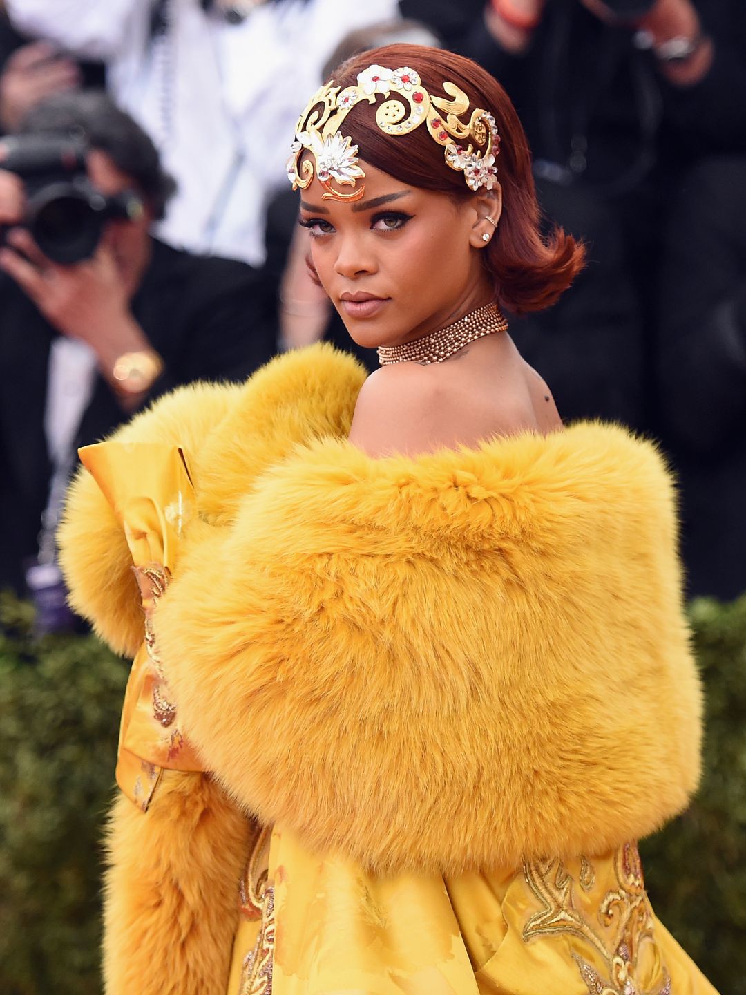 Rihanna staged a major colour contrast between her hair and her gown 