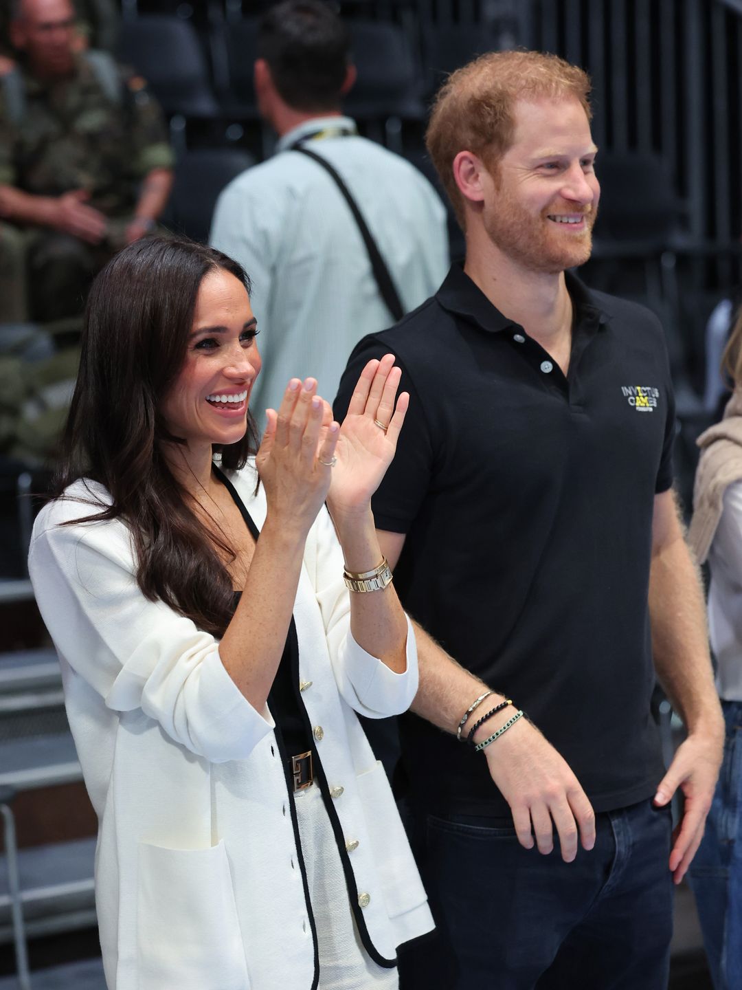 meghan markle clapping