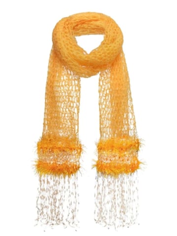 Yellow scarf 