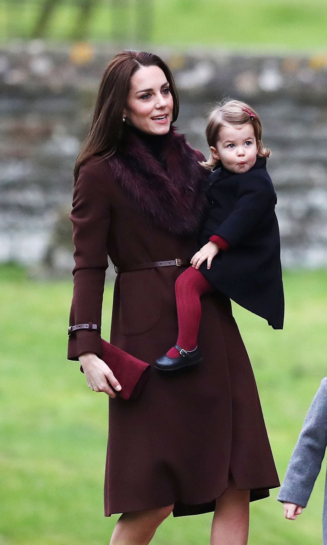 Catherine, Duchess of Cambridge and Prince William, Duke of Cambridge, Prince George of Cambridge and Princess Charlotte of Cambridge arrive to attend the service at St Mark's Church on Christmas Day on December 25, 2016 in Bucklebury, Berkshire.  (Photo by Andrew Matthews - WPA Pool/Getty Images)