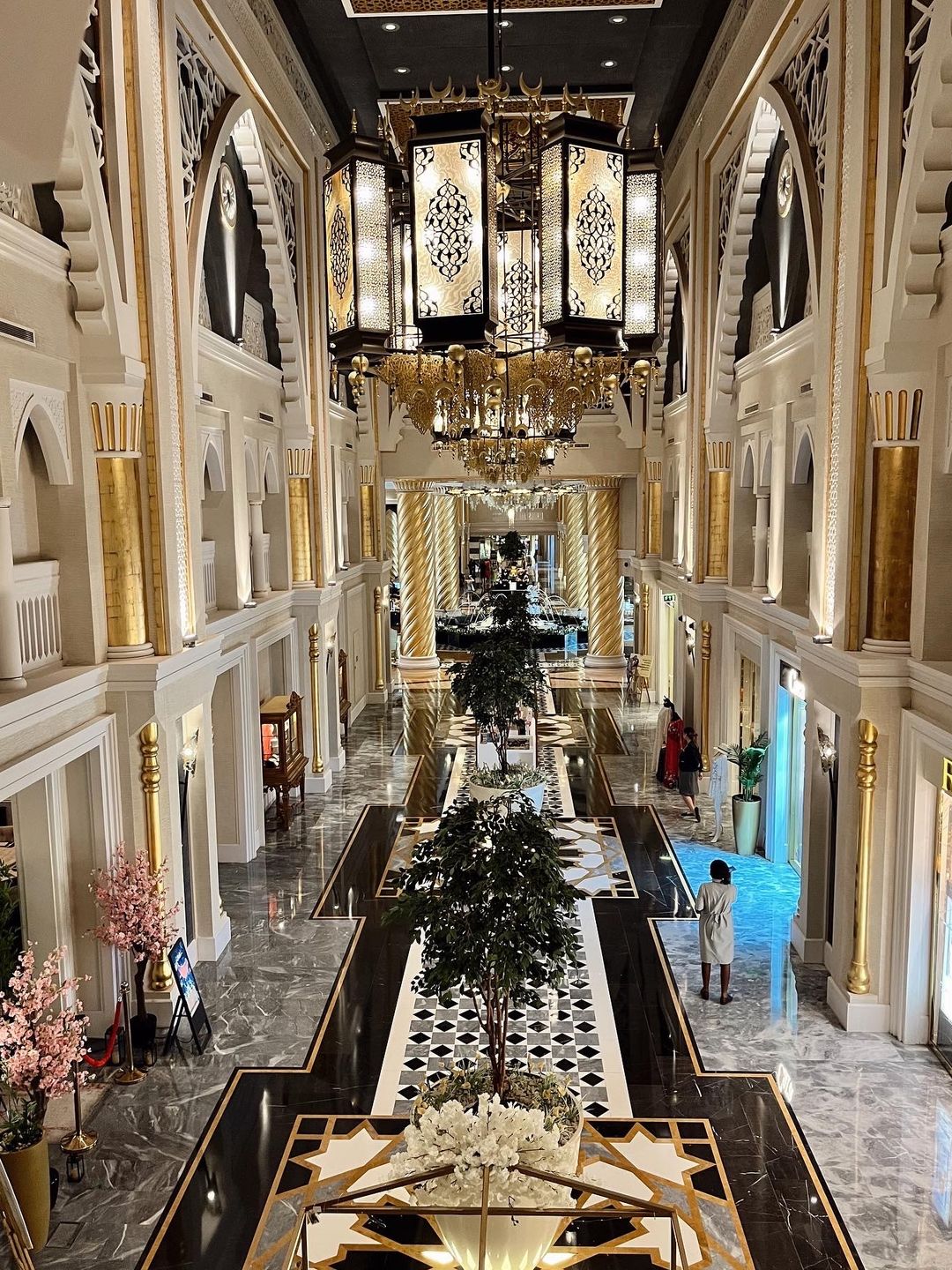 The majestic Jumeirah Zabeel Saray hotel lobby