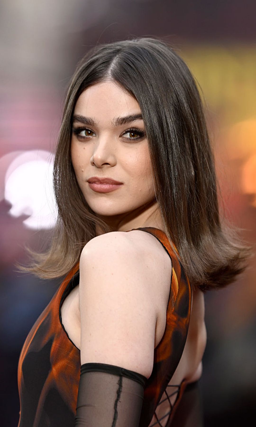 Hailee Steinfeld with a flicky bob 