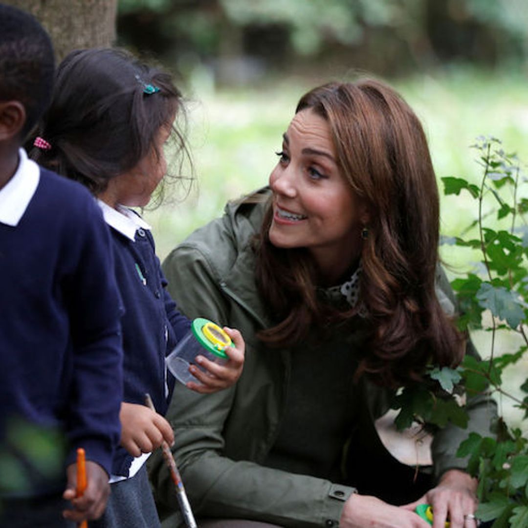 Duchess Kate's response to little girl who asks her why she is being photographed is too adorable