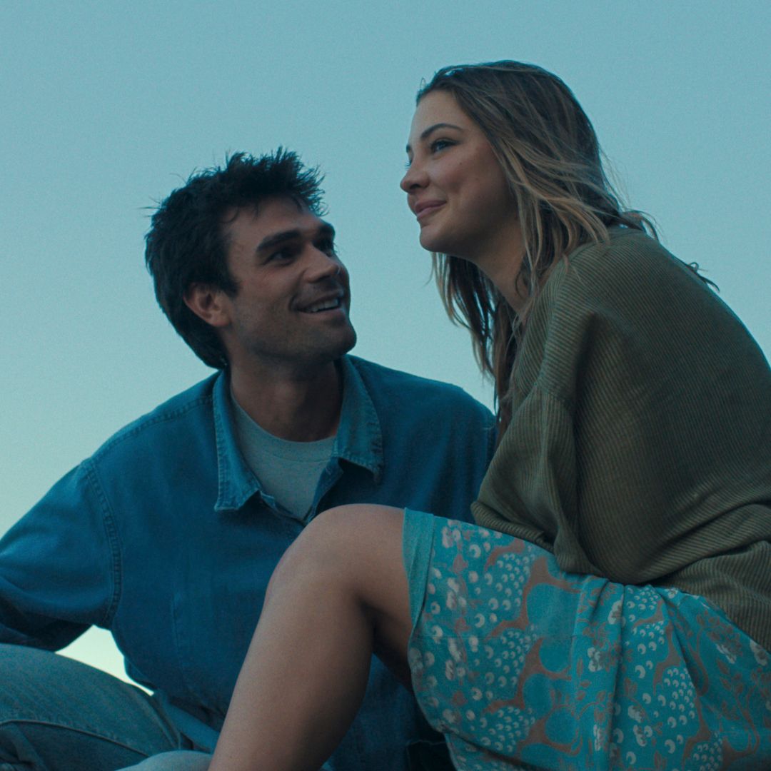 Fans 'obsessed' with first look at 'unforgettable' romance 'movie of the summer'