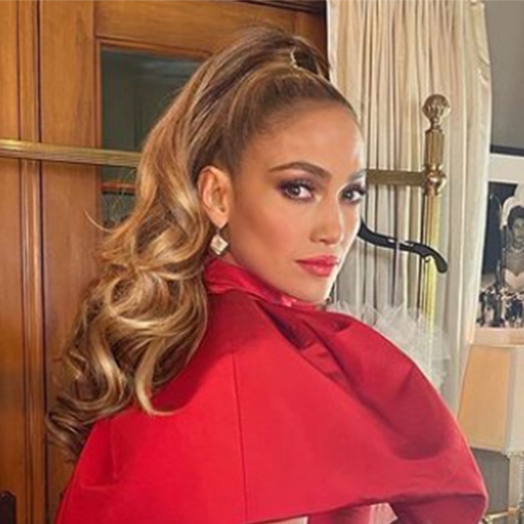 Jennifer Lopez looks ethereal with platinum blonde hair transformation