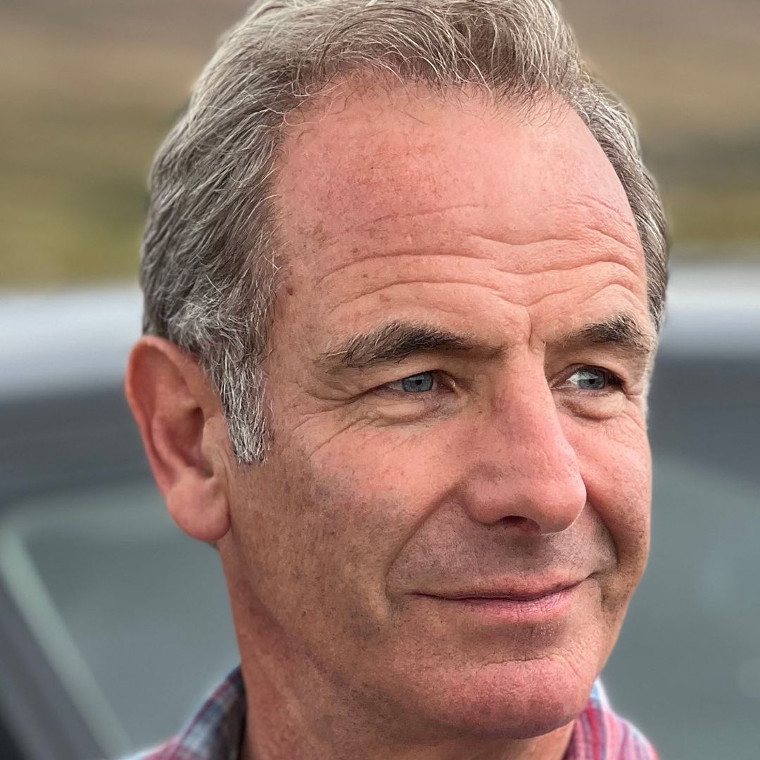 Robson Green shares intimate look inside incredible garden at home he shares with girlfriend