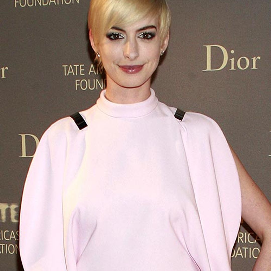 Anne Hathaway surprises with new blonde bob