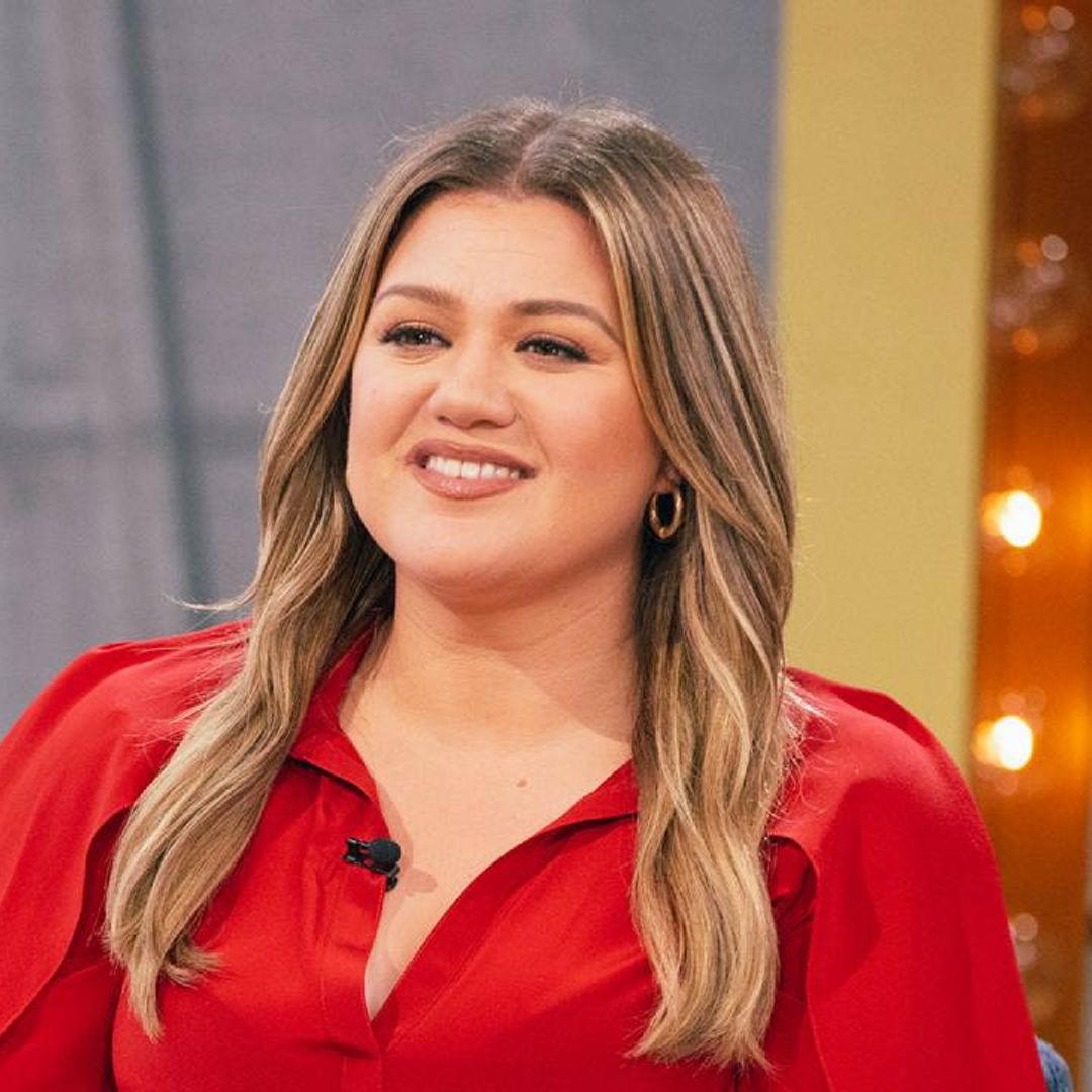 Kelly Clarkson supported by fans as she airs another show episode from home - details