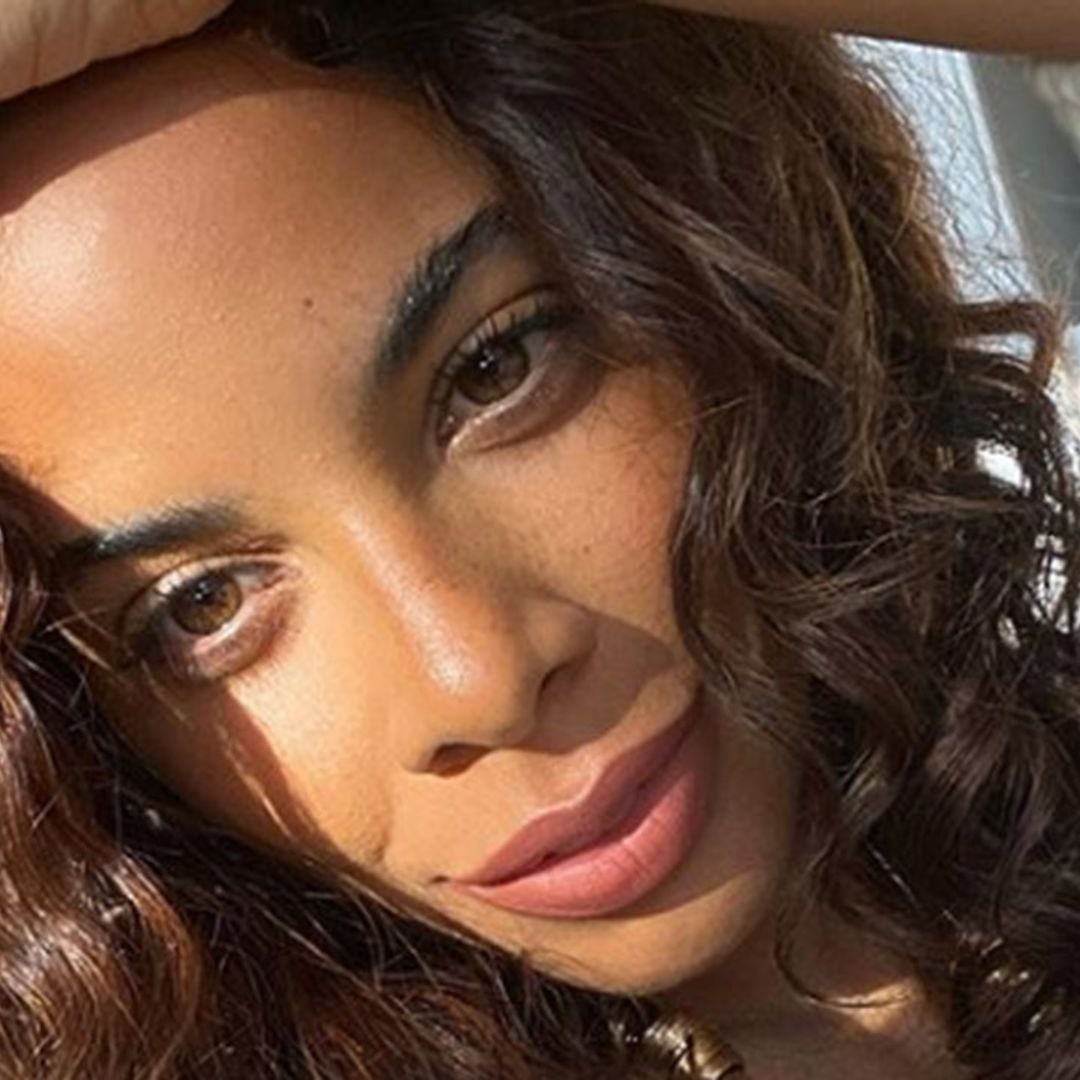 Rochelle Humes shares photo of moment her daughters first met their baby brother