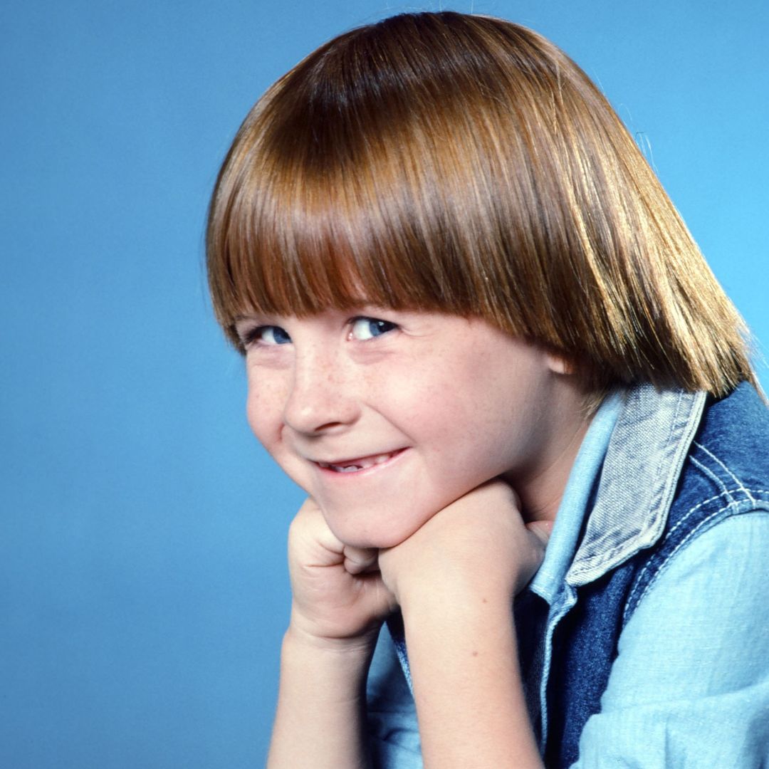 You won’t recognize this beloved ’80s child star in new photo at 49