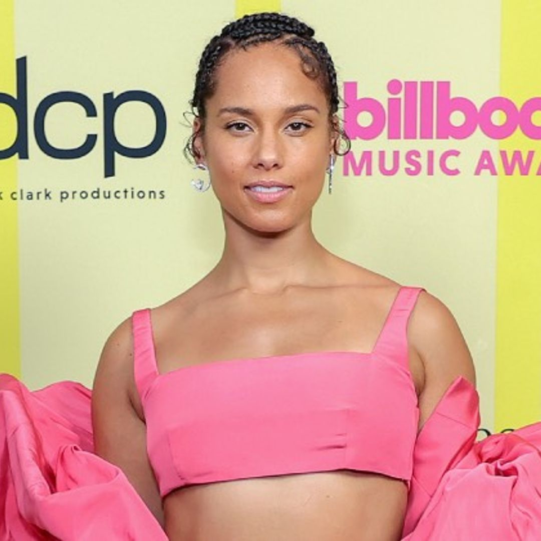 Expectant Alicia Keys' big night out as she invites famous friends to her ball