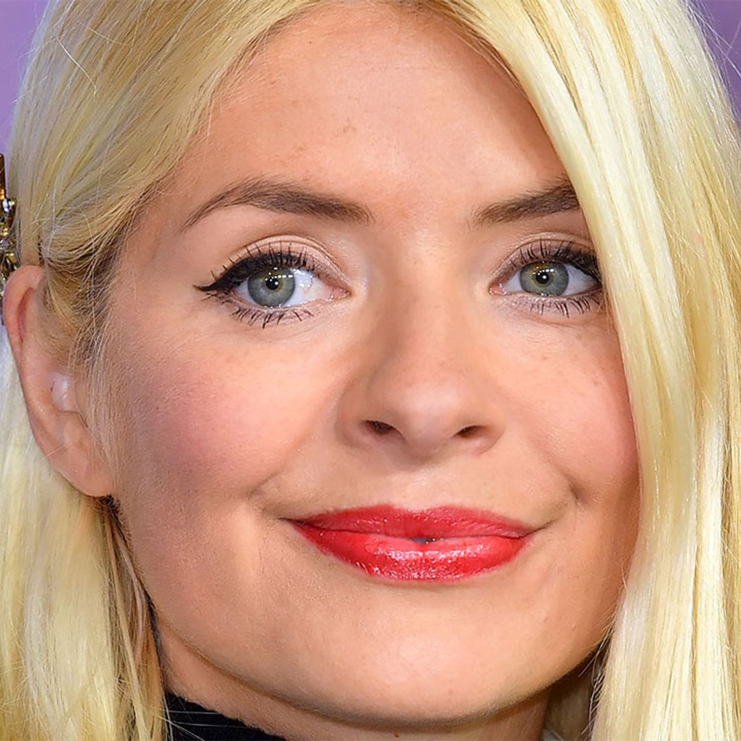 Holly Willoughby delights fans in her & Other Stories outfit