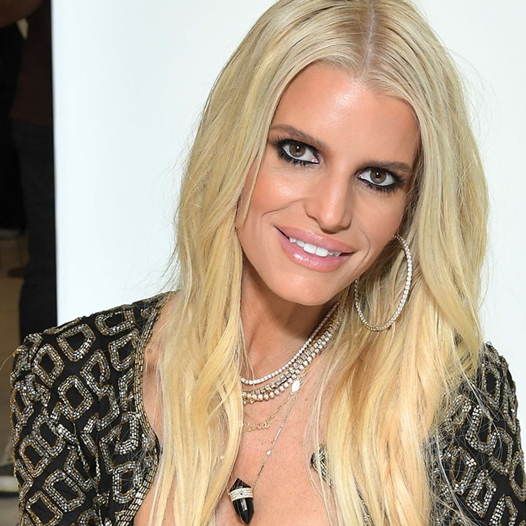 Jessica Simpson shocks fans with birthday photo of her mom, Tina – 'She's your sister!'