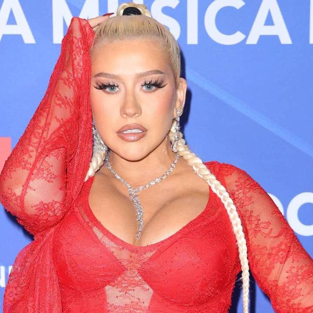 Christina Aguilera wows with daring transformation in nostalgic photo that sparks reaction