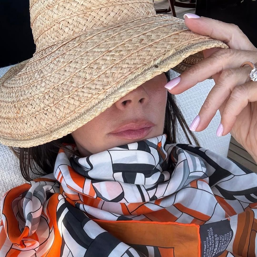 Victoria Beckham sledi stopinjam princese Kate s to "kraljevsko manikiro"