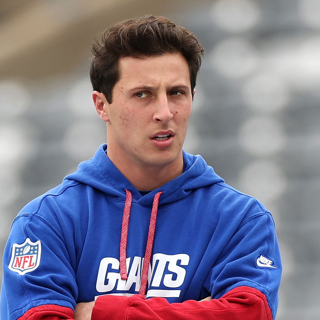 What are quarterback Tommy DeVito's net worth, salary, and career earnings?