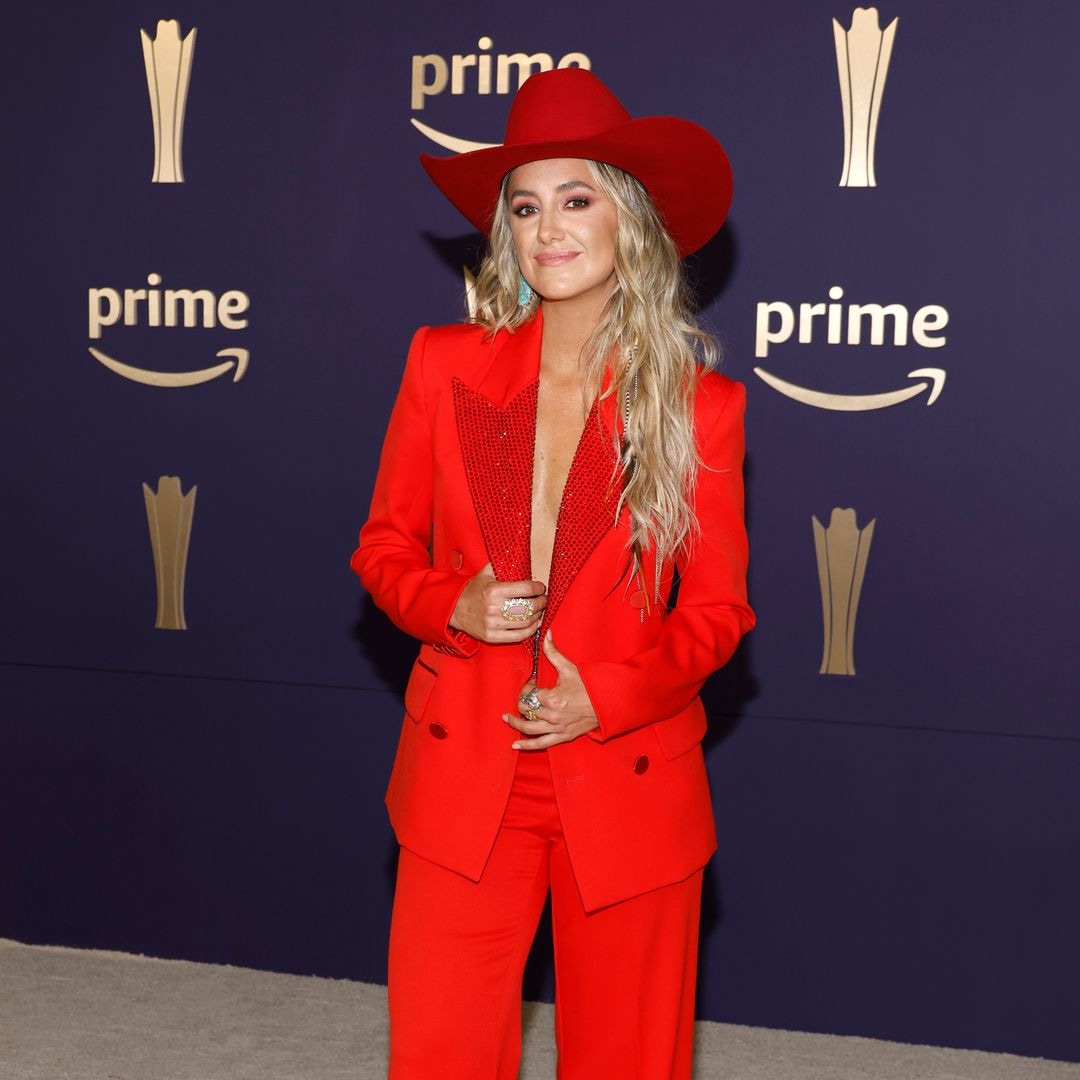 Lainey Wilson predicts wardrobe malfunction at CMA Awards