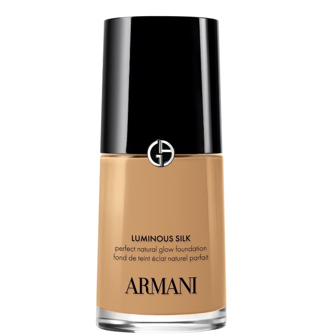 L'éclat de Lincoln Lawyer : le secret le mieux gardé de Neve Campbell est cette fondation culte classique 3 OBTENEZ LE LOOK : Fond de teint Armani Luminous Silk